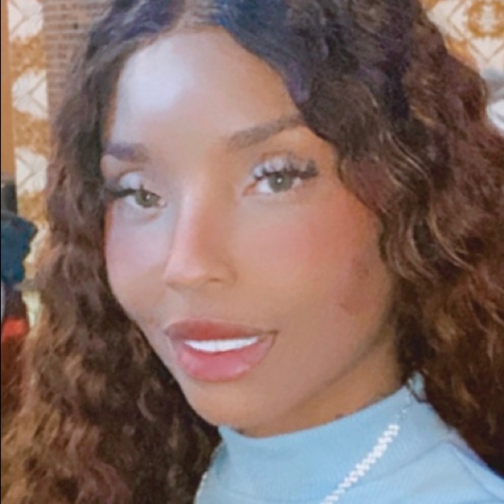 Meet your Posher, Candace